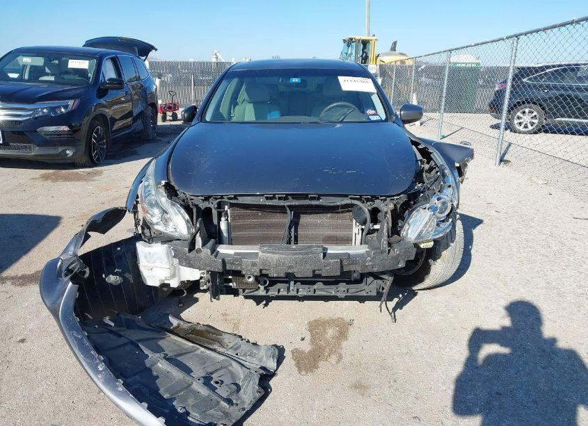 Photo 12 of 2015 Infiniti Q40 N/A (VIN JN1CV6AP3FM503698)