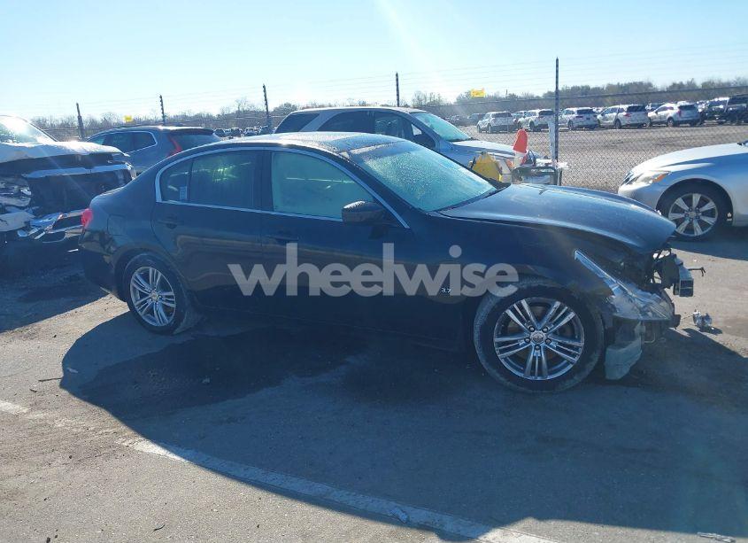 Photo 14 of 2015 Infiniti Q40 N/A (VIN JN1CV6AP7FM580946)