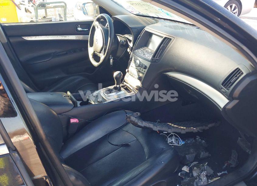 Photo 5 of 2015 Infiniti Q40 N/A (VIN JN1CV6AP7FM580946)