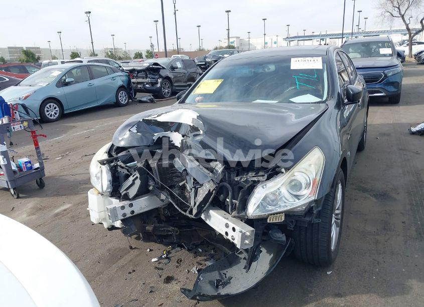 Photo 6 of 2015 Infiniti Q40 N/A (VIN JN1CV6AP9FM500501)