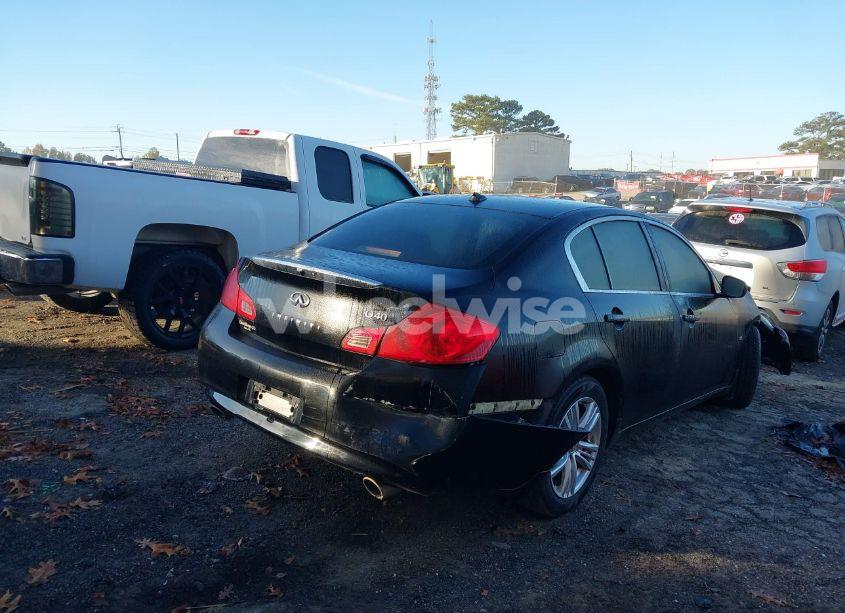 Photo 4 of 2015 Infiniti Q40 N/A (VIN JN1CV6AP9FM501308)