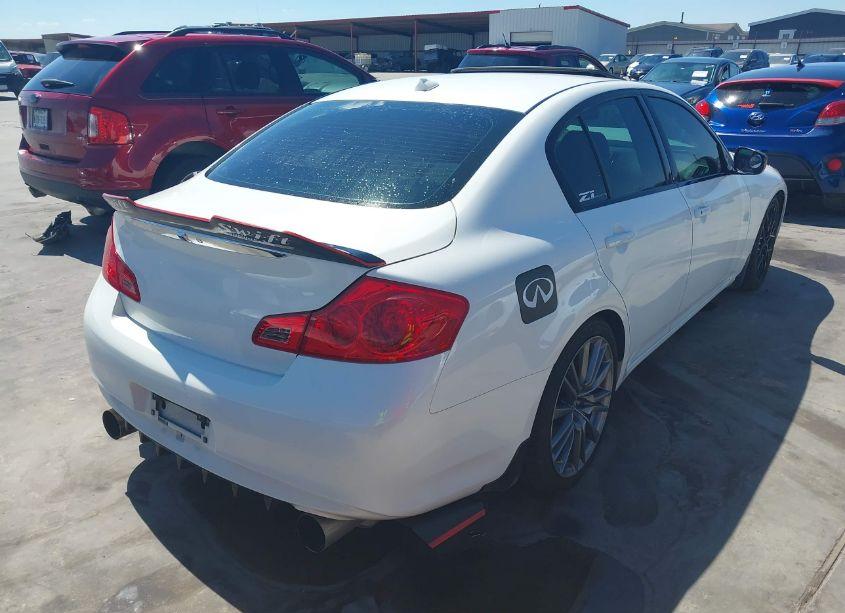 Photo 4 of 2015 Infiniti Q40 N/A (VIN JN1CV6AP9FM580401)