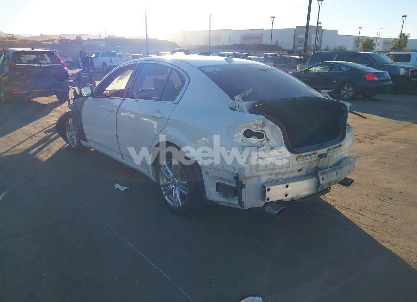 Photo 3 of 2015 Infiniti Q40 N/A (VIN JN1CV6AP9FM580706)