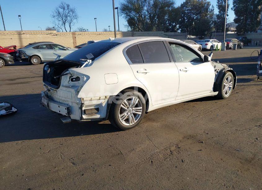Photo 4 of 2015 Infiniti Q40 N/A (VIN JN1CV6AP9FM580706)