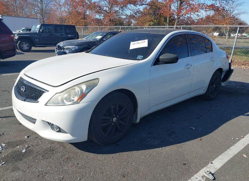 Photo 2 of 2013 Infiniti G37x (VIN JN1CV6AR6DM359269)