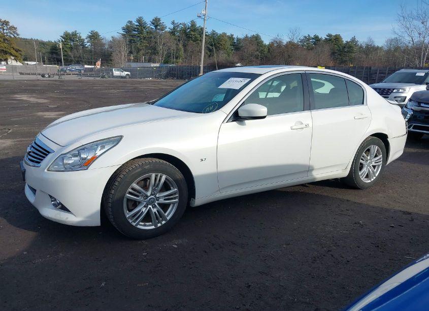 Photo 15 of 2015 Infiniti Q40 N/A (VIN JN1CV6ARXFM520659)