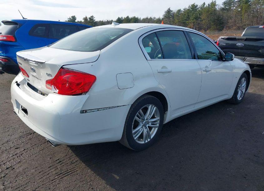 Photo 4 of 2015 Infiniti Q40 N/A (VIN JN1CV6ARXFM520659)