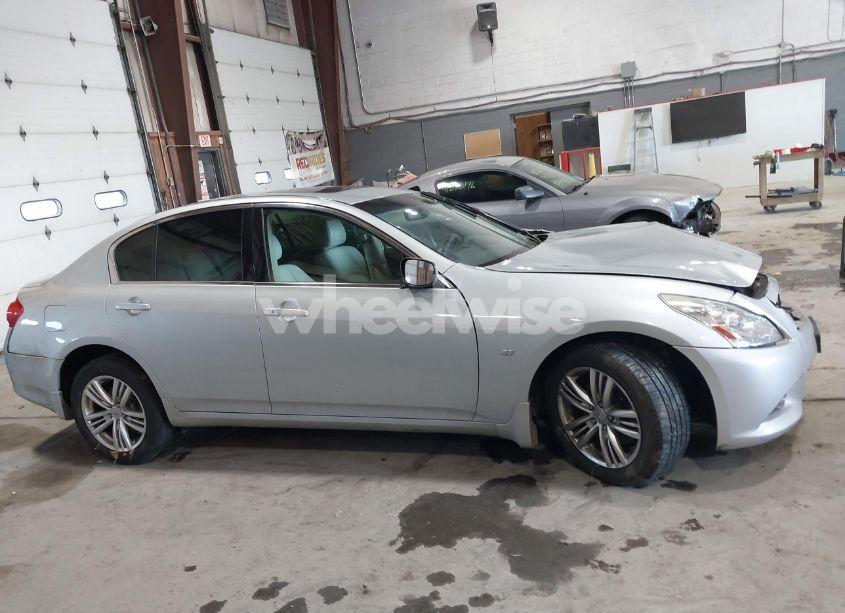 Photo 13 of 2015 Infiniti Q40 N/A (VIN JN1CV6ARXFM521553)