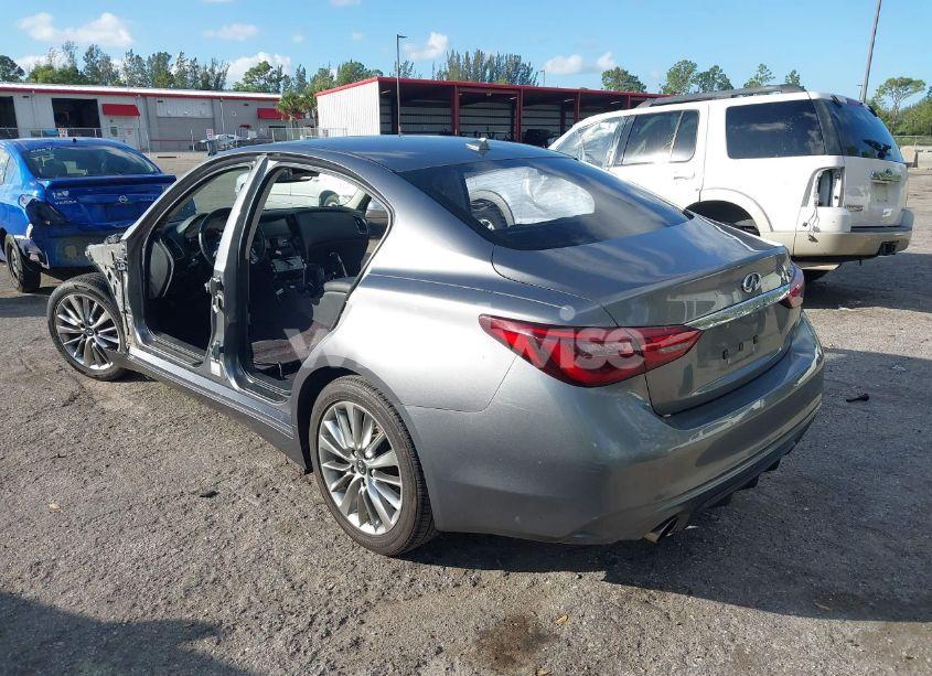 Photo 3 of 2018 Infiniti Q50 2.0T LUXE (VIN JN1CV7AP0JM240617)