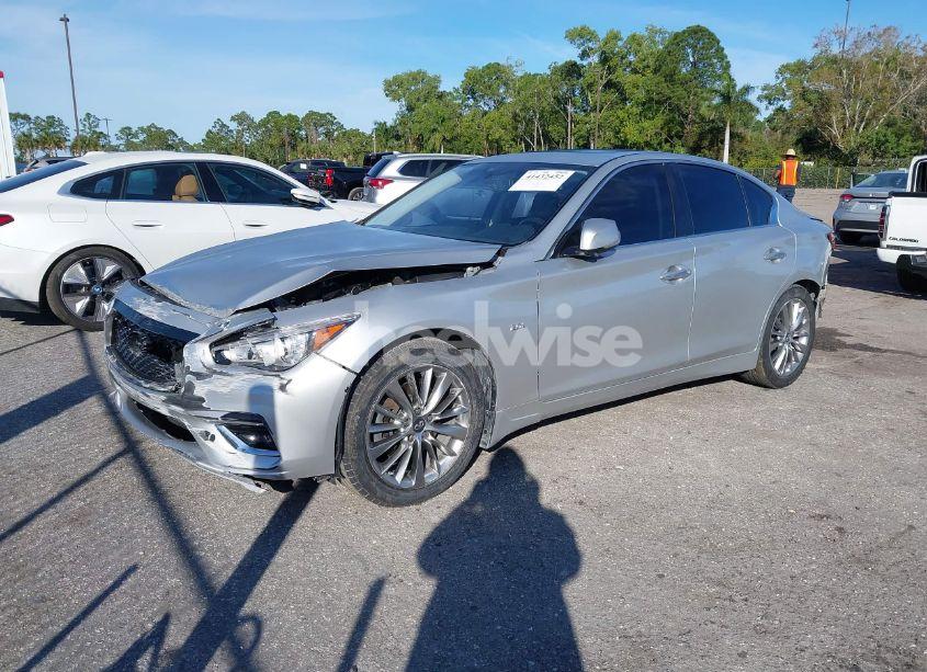 Photo 2 of 2018 Infiniti Q50 2.0T LUXE (VIN JN1CV7APXJM240026)