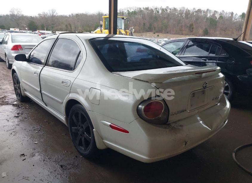 Photo 3 of 2002 Nissan Maxima GLE (VIN JN1DA31AX2T322530)