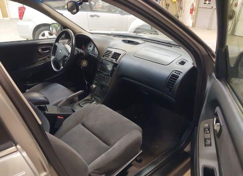 Photo 5 of 2002 Nissan Maxima SE (VIN JN1DA31D32T205799)