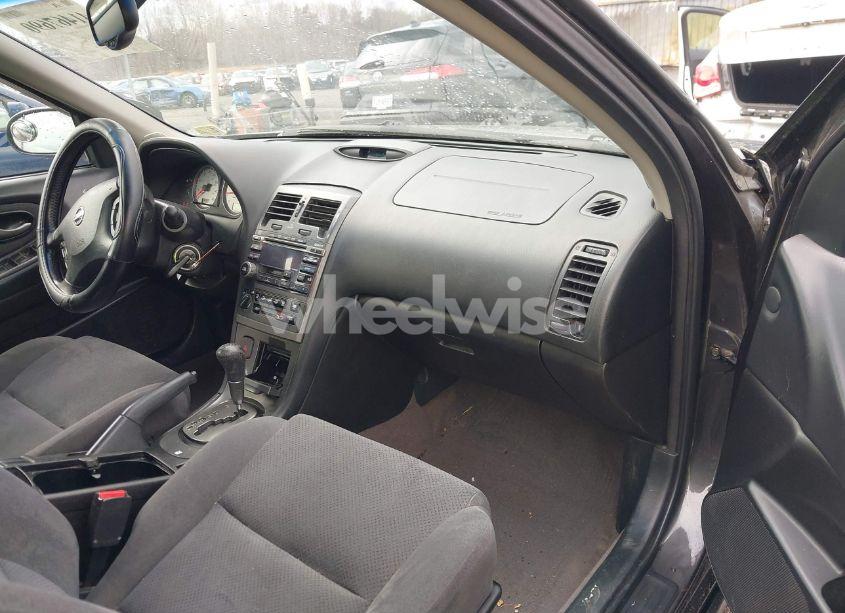 Photo 5 of 2002 Nissan Maxima SE (VIN JN1DA31D52T432315)
