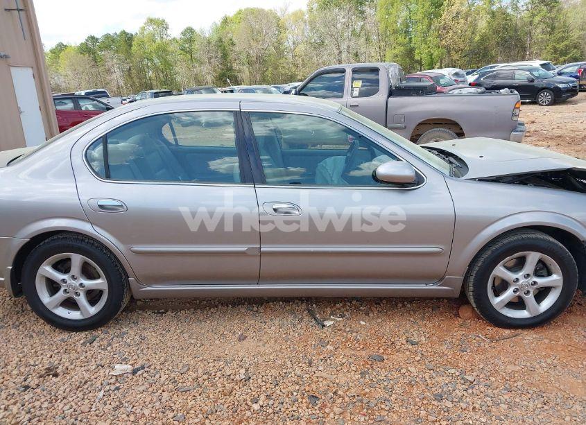 Photo 13 of 2002 Nissan Maxima GXE (VIN JN1DA31D92T408423)