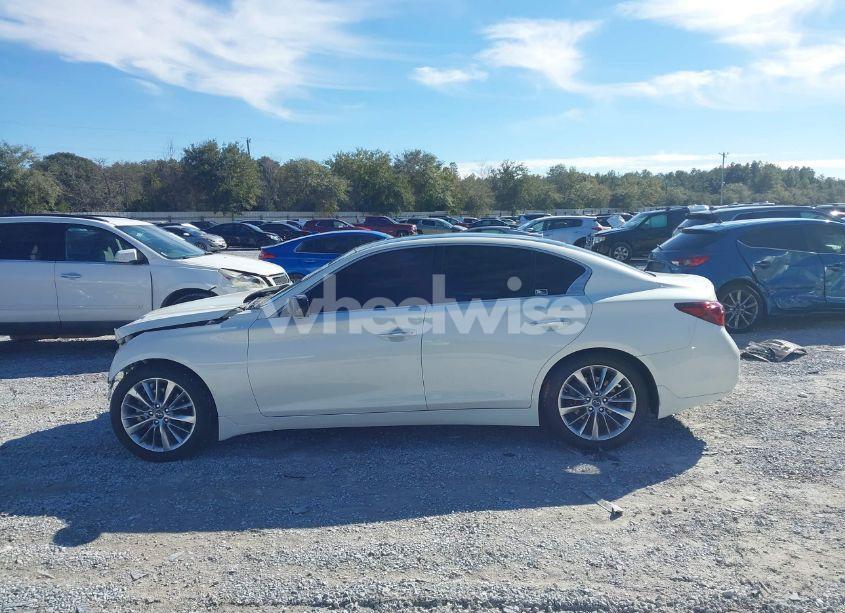 Photo 15 of 2018 Infiniti Q50 3.0T LUXE (VIN JN1EV7AP0JM357543)