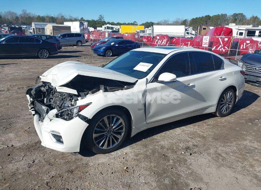 Photo 2 of 2018 Infiniti Q50 3.0T LUXE (VIN JN1EV7AP0JM360281)