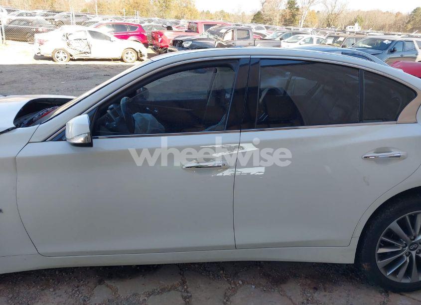 Photo 14 of 2018 Infiniti Q50 3.0T LUXE (VIN JN1EV7AP1JM359656)