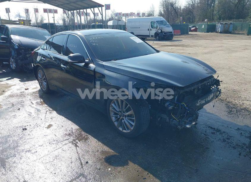 2018 Infiniti Q50 3.0T LUXE (VIN JN1EV7AP1JM590282) main photo