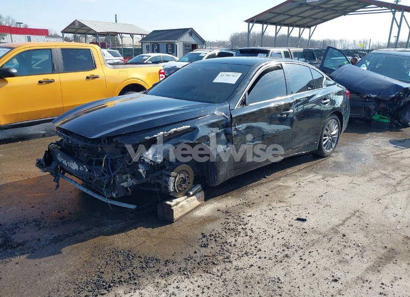 Photo 2 of 2018 Infiniti Q50 3.0T LUXE (VIN JN1EV7AP1JM590282)