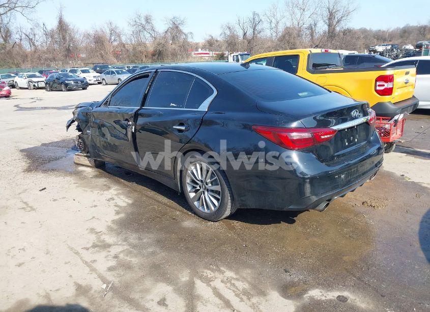 Photo 3 of 2018 Infiniti Q50 3.0T LUXE (VIN JN1EV7AP1JM590282)