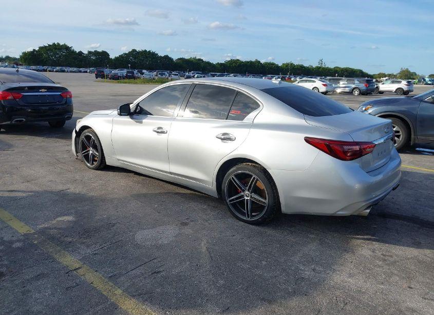 Photo 3 of 2019 Infiniti Q50 3.0T LUXE (VIN JN1EV7AP1KM510383)