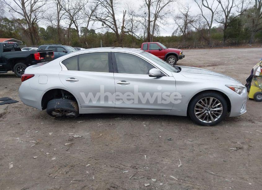 Photo 13 of 2019 Infiniti Q50 3.0T LUXE (VIN JN1EV7AP1KM519553)