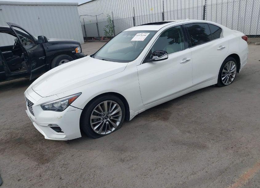 Photo 2 of 2018 Infiniti Q50 3.0T LUXE (VIN JN1EV7AP2JM362646)