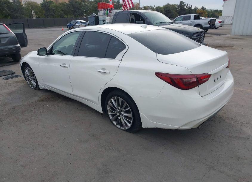 Photo 3 of 2018 Infiniti Q50 3.0T LUXE (VIN JN1EV7AP2JM362646)