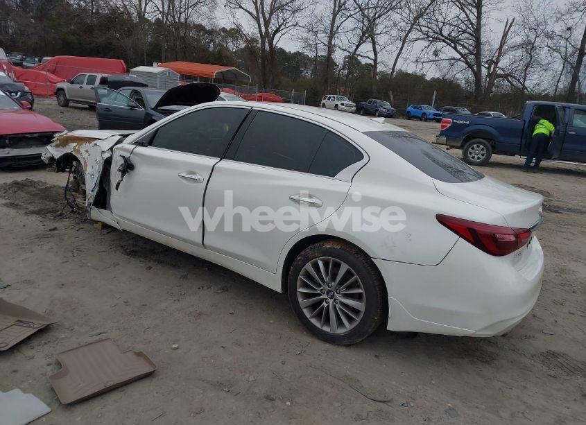 Photo 3 of 2018 Infiniti Q50 3.0T LUXE (VIN JN1EV7AP3JM366396)