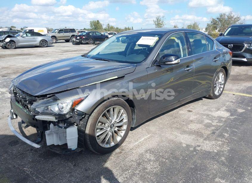 Photo 2 of 2019 Infiniti Q50 3.0T LUXE (VIN JN1EV7AP3KM515617)