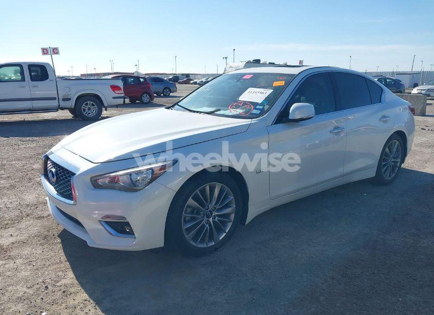 Photo 2 of 2018 Infiniti Q50 3.0T LUXE (VIN JN1EV7AP4JM362129)