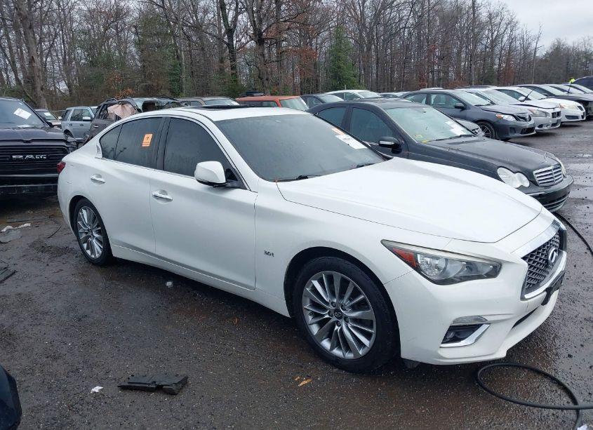 2018 Infiniti Q50 3.0T LUXE (VIN JN1EV7AP4JM364933) main photo