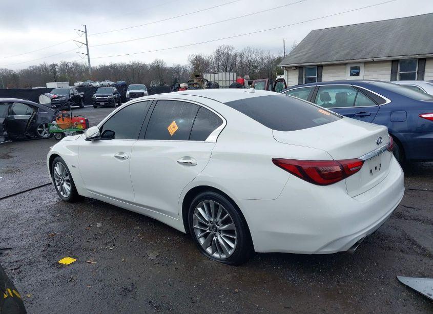 Photo 3 of 2018 Infiniti Q50 3.0T LUXE (VIN JN1EV7AP4JM364933)