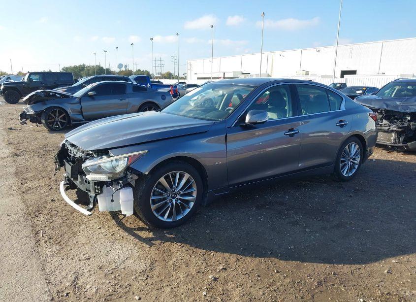 Photo 2 of 2018 Infiniti Q50 3.0T LUXE (VIN JN1EV7AP5JM361412)