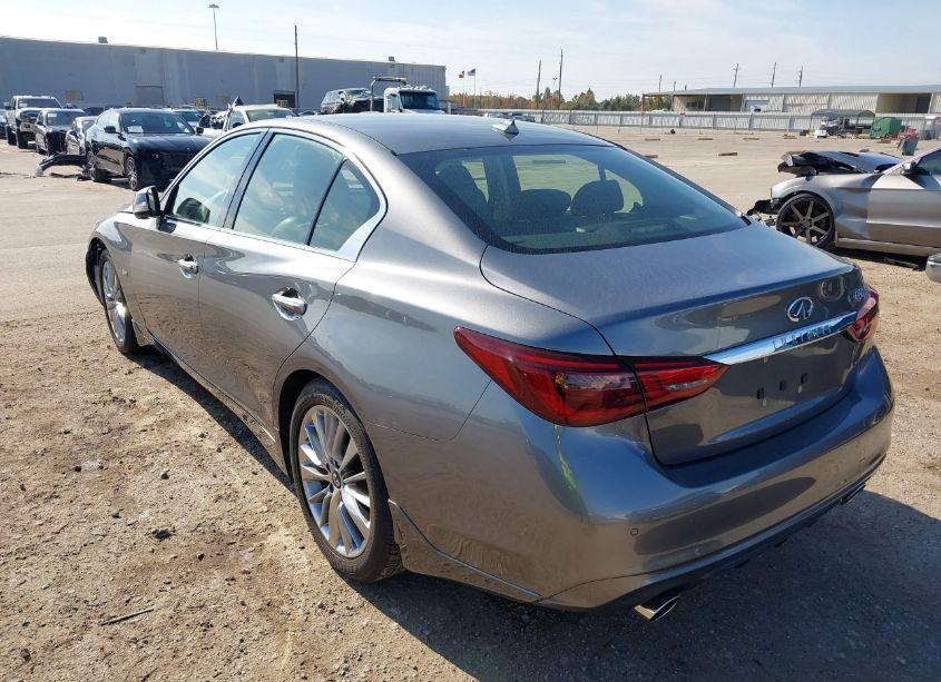 Photo 3 of 2018 Infiniti Q50 3.0T LUXE (VIN JN1EV7AP5JM361412)