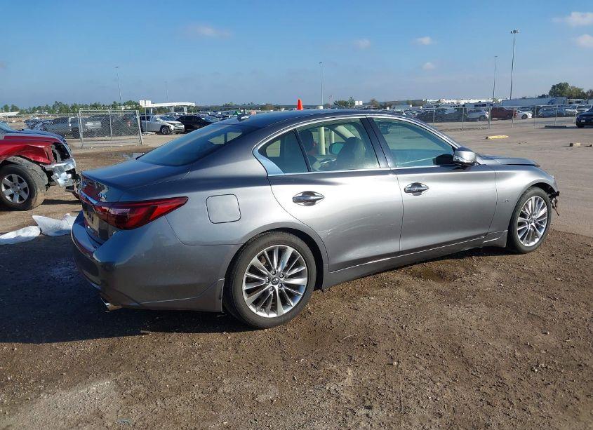 Photo 4 of 2018 Infiniti Q50 3.0T LUXE (VIN JN1EV7AP5JM361412)