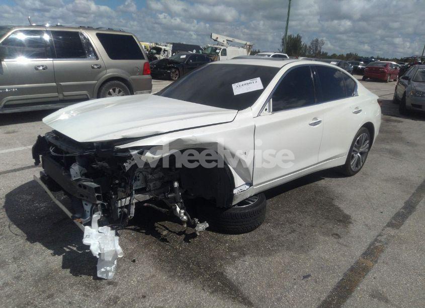 Photo 2 of 2018 Infiniti Q50 3.0T SPORT (VIN JN1EV7AP5JM363984)
