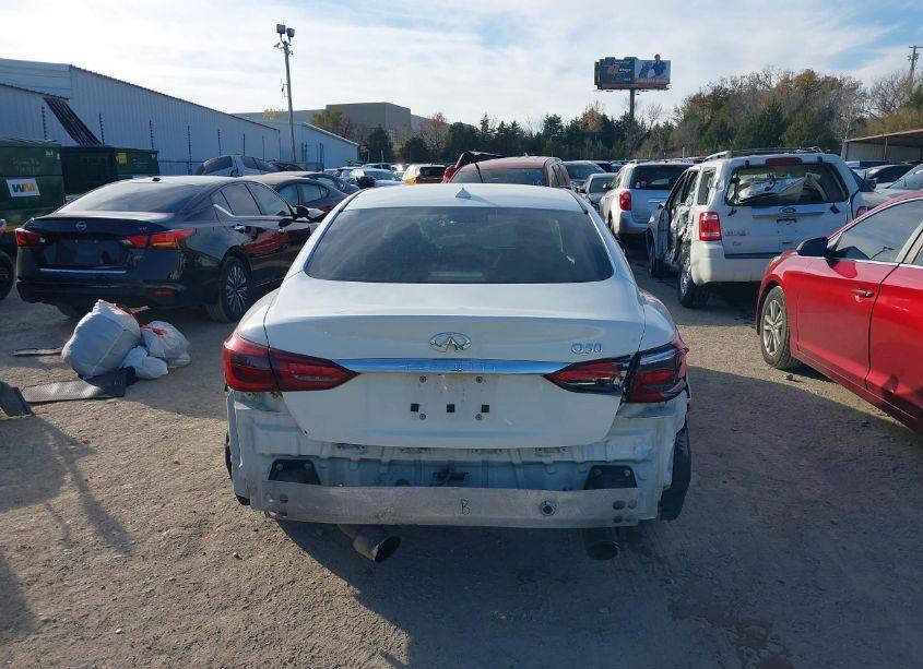 Photo 17 of 2018 Infiniti Q50 3.0T LUXE (VIN JN1EV7AP6JM365873)