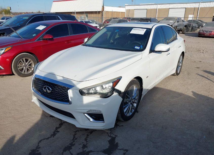 Photo 2 of 2018 Infiniti Q50 3.0T LUXE (VIN JN1EV7AP6JM365873)