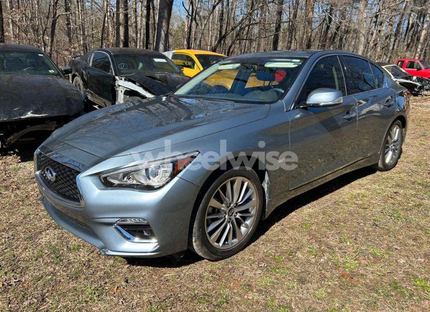 Photo 2 of 2018 Infiniti Q50 3.0T LUXE (VIN JN1EV7AP6JM591007)