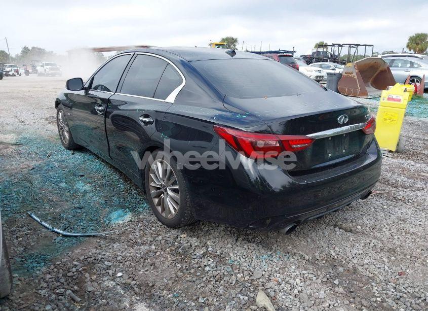 Photo 3 of 2018 Infiniti Q50 3.0T LUXE (VIN JN1EV7AP7JM353814)