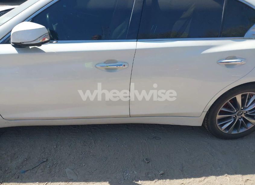 Photo 14 of 2018 Infiniti Q50 3.0T LUXE (VIN JN1EV7AP8JM358553)