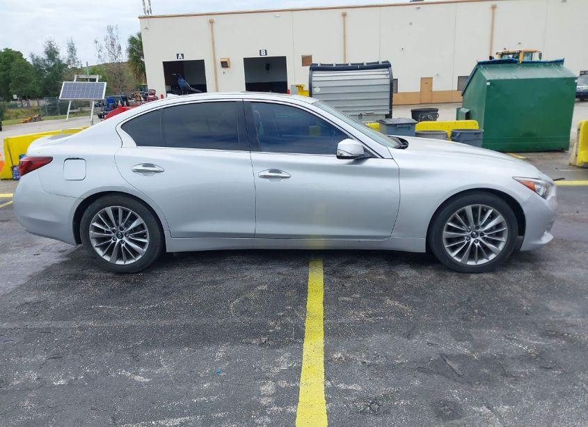 Photo 13 of 2018 Infiniti Q50 3.0T LUXE (VIN JN1EV7AP8JM360299)