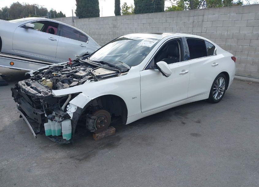 Photo 2 of 2018 Infiniti Q50 3.0T LUXE (VIN JN1EV7AP8JM366961)