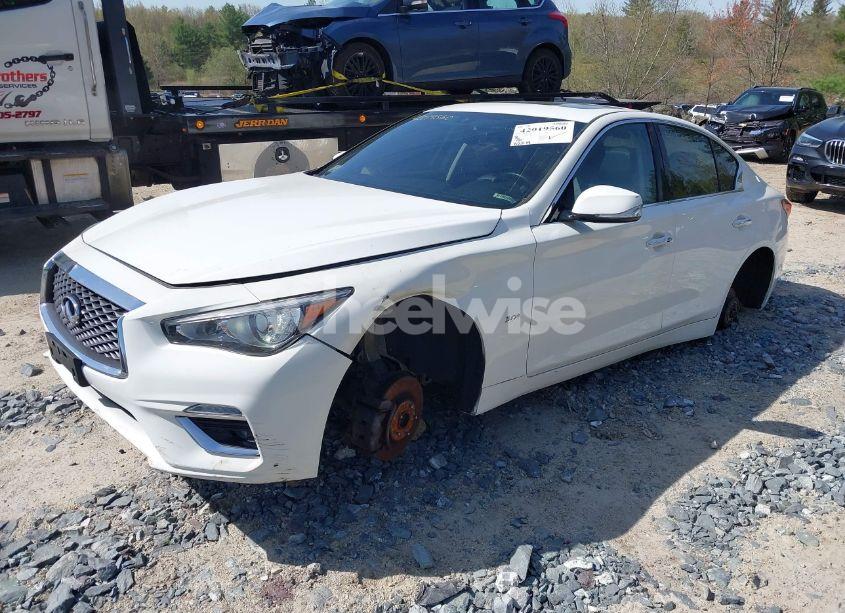 Photo 2 of 2019 Infiniti Q50 3.0T LUXE (VIN JN1EV7AP8KM514284)