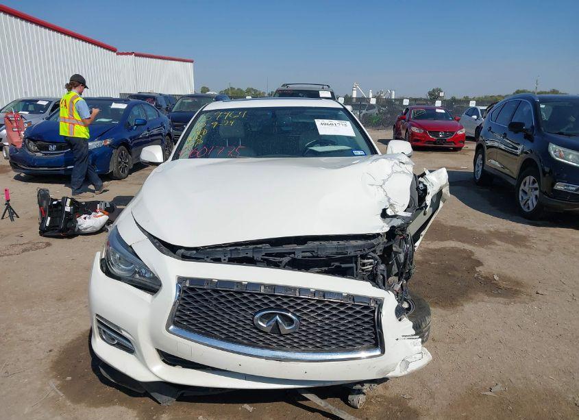 Photo 11 of 2016 Infiniti Q50 3.0T PREMIUM (VIN JN1EV7AP9GM301058)