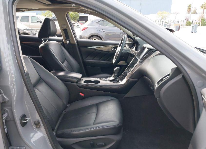 Photo 5 of 2016 Infiniti Q50 (VIN JN1EV7AP9GM556597)
