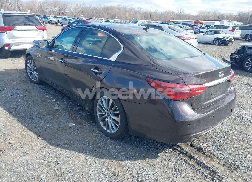 Photo 3 of 2018 Infiniti Q50 3.0T LUXE (VIN JN1EV7AP9JM365995)