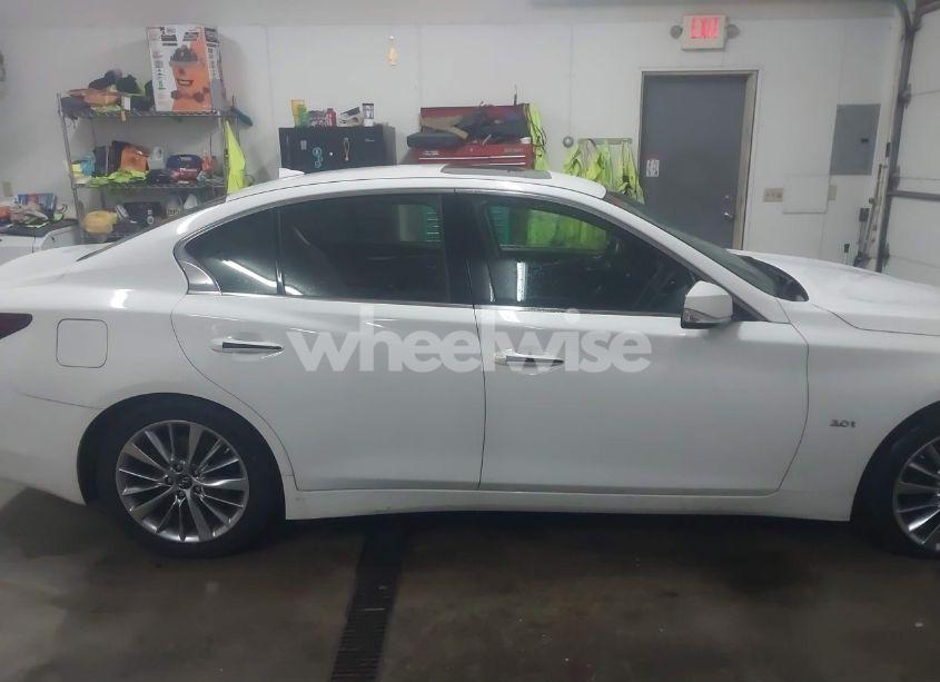 Photo 13 of 2018 Infiniti Q50 3.0T LUXE (VIN JN1EV7APXJM365570)