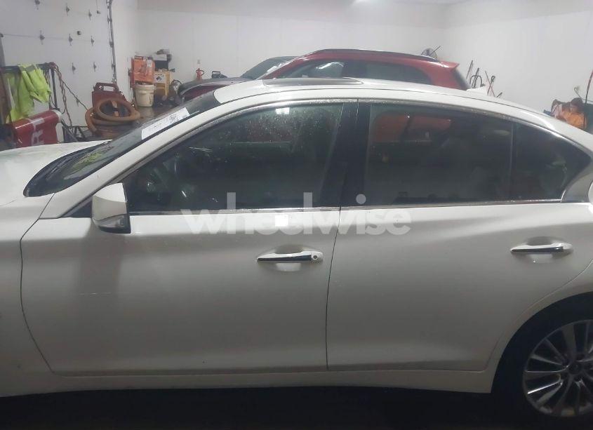 Photo 14 of 2018 Infiniti Q50 3.0T LUXE (VIN JN1EV7APXJM365570)